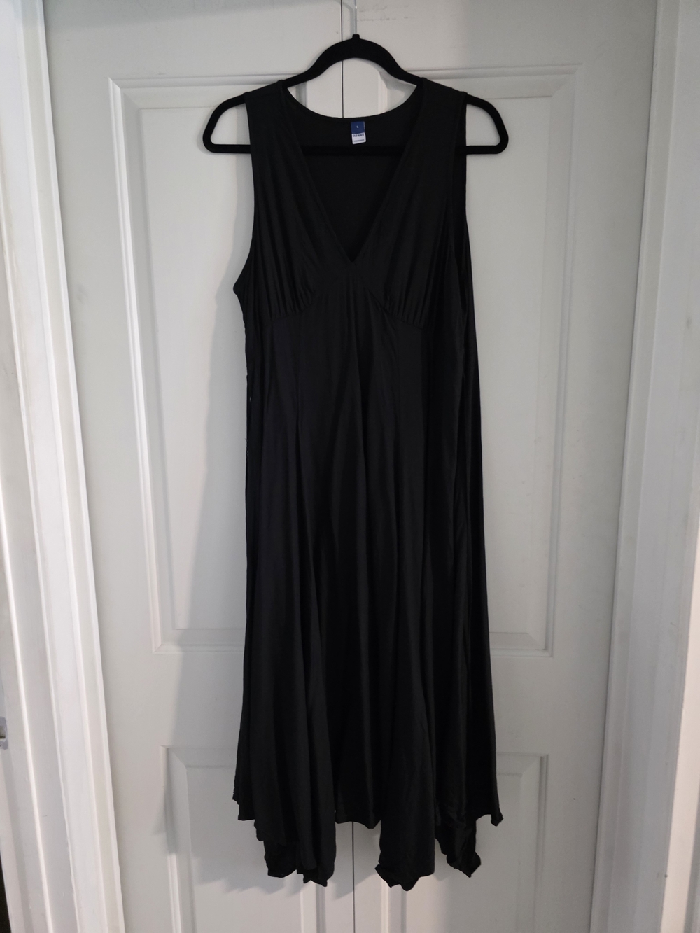 Old Navy Black Sleeveless V-Neck Maxi Dress - Picture 7 of 8